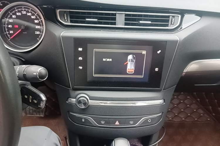Used Peugeot 408 2015 1.2T Automatic Luxury Edition Audio And AC Panel