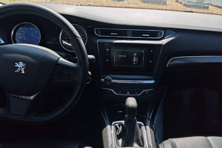 Used Peugeot 408 2015 1.2T Automatic Luxury Edition Audio And AC Panel