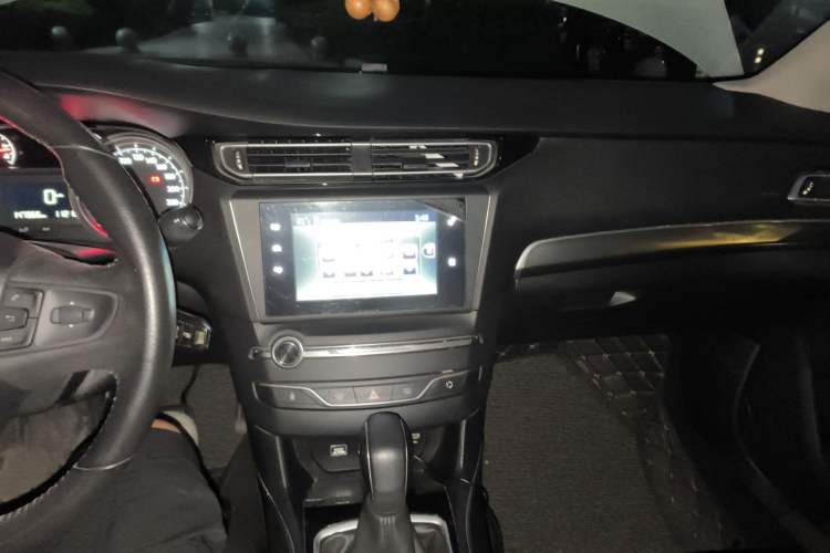 Used Peugeot 408 2015 1.2T Automatic Luxury Edition Audio And AC Panel
