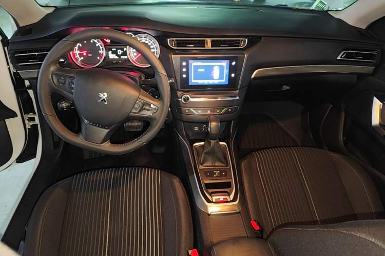 Used Peugeot 408 2015 1.2T Automatic Luxury Edition Audio And AC Panel