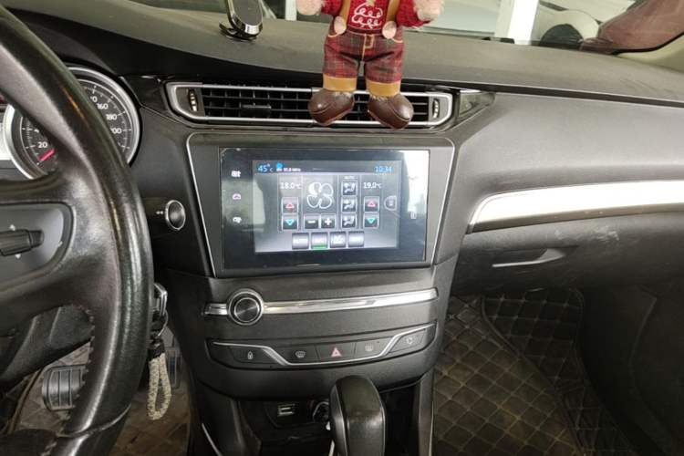 Used Peugeot 408 2015 1.2T Automatic Luxury Edition Audio And AC Panel