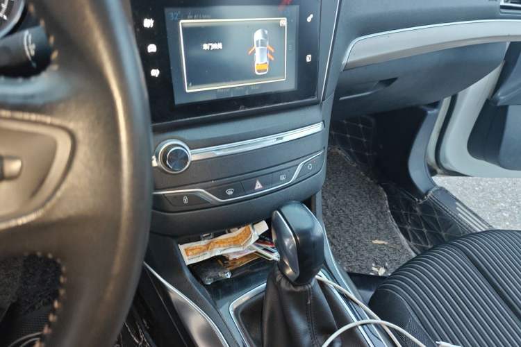 Used Peugeot 408 2015 1.2T Automatic Luxury Edition Audio And AC Panel