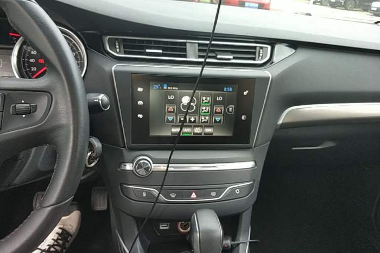 Used Peugeot 408 2015 1.2T Automatic Luxury Edition Audio And AC Panel