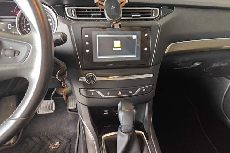 Used Peugeot 408 2015 1.2T Automatic Luxury Edition Audio And AC Panel
