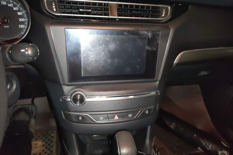 Used Peugeot 408 2015 1.2T Automatic Luxury Edition Audio And AC Panel