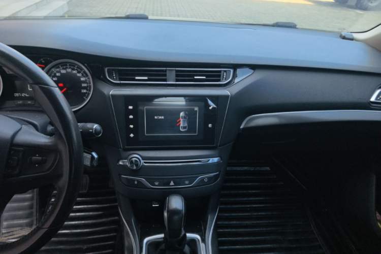 Used Peugeot 408 2015 1.2T Automatic Glory Edition Audio And AC Panel