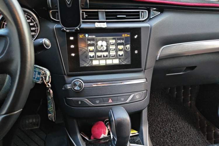 Used Peugeot 408 2015 1.2T Automatic Luxury Edition Audio And AC Panel