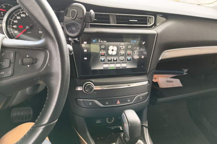 Used Peugeot 408 2015 1.2T Automatic Luxury Edition Audio And AC Panel