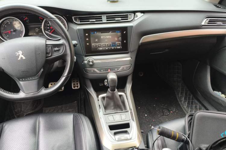 Used Peugeot 408 2015 1.2T Automatic Luxury Edition Audio And AC Panel