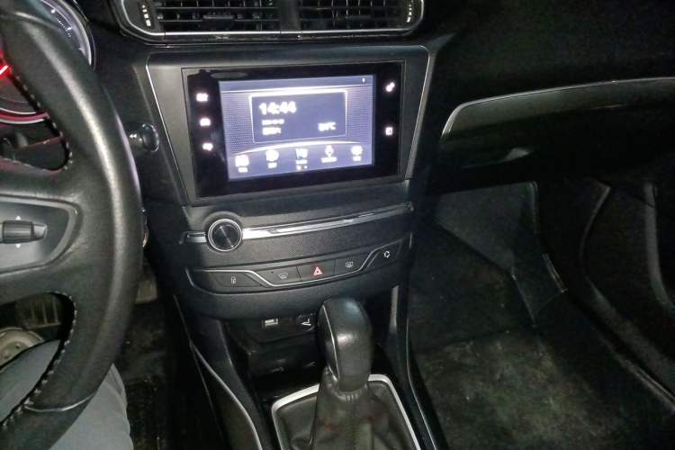 Used Peugeot 408 2015 1.2T Automatic Luxury Edition Audio And AC Panel