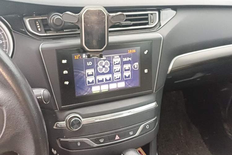 Used Peugeot 408 2015 1.2T Automatic Luxury Edition Audio And AC Panel