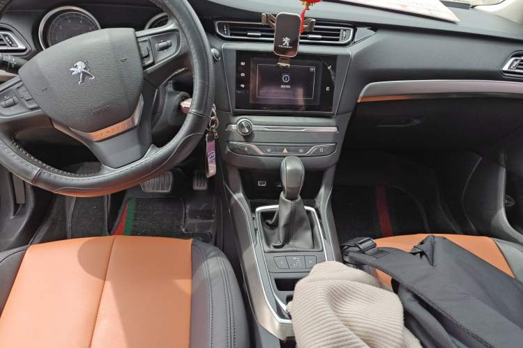 Used Peugeot 408 2015 1.2T Automatic Luxury Edition Audio And AC Panel