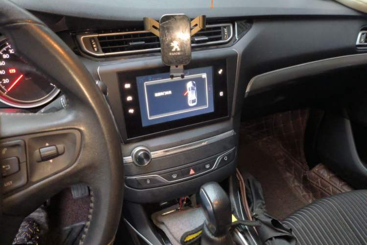 Used Peugeot 408 2015 1.2T Automatic Luxury Edition Audio And AC Panel