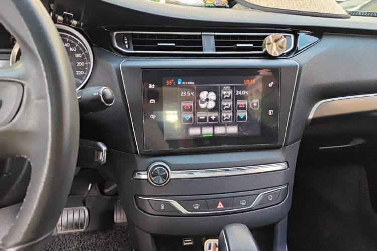 Used Peugeot 408 2015 1.2T Automatic Luxury Edition Audio And AC Panel