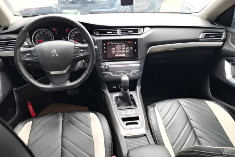 Used Peugeot 408 2015 1.2T Automatic Luxury Edition Center Console