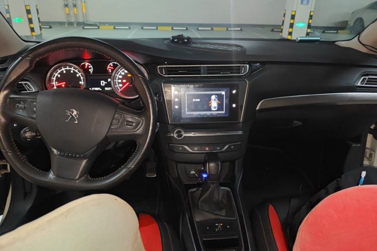 Used Peugeot 408 2015 1.2T Automatic Luxury Edition Center Console