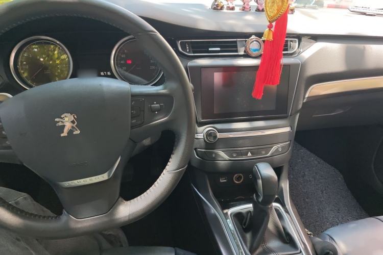Used Peugeot 408 2015 1.2T Automatic Luxury Edition Center Console