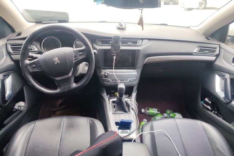 Used Peugeot 408 2015 1.2T Automatic Luxury Edition Center Console