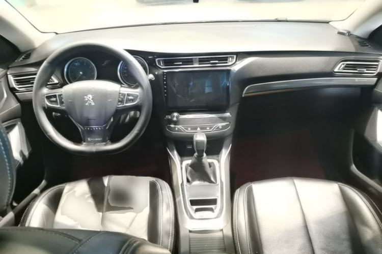 Used Peugeot 408 2015 1.2T Automatic Luxury Edition Center Console