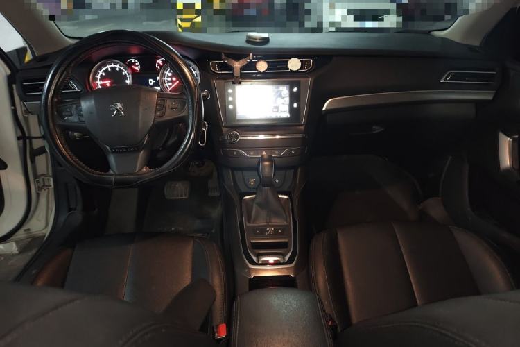 Used Peugeot 408 2015 1.2T Automatic Luxury Edition Center Console