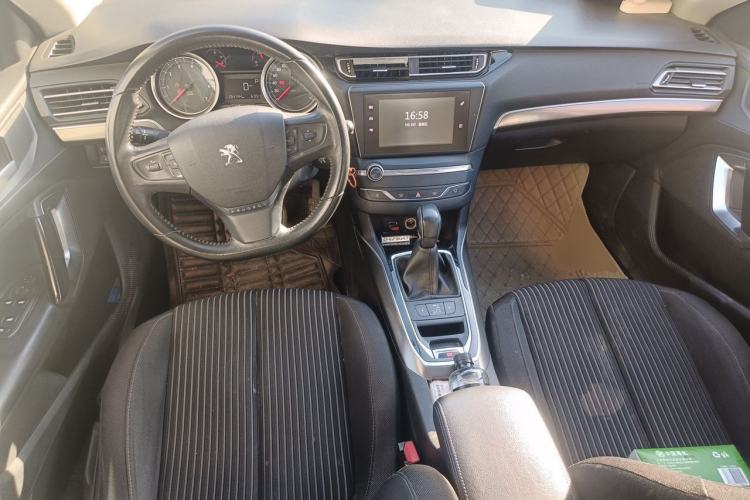 Used Peugeot 408 2015 1.2T Automatic Luxury Edition Center Console