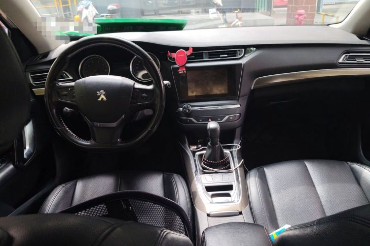 Used Peugeot 408 2015 1.2T Automatic Luxury Edition Center Console