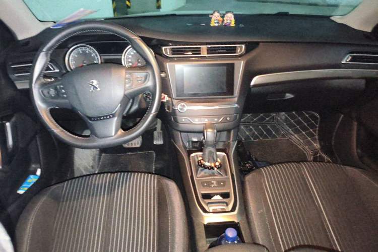Used Peugeot 408 2015 1.2T Automatic Luxury Edition Center Console