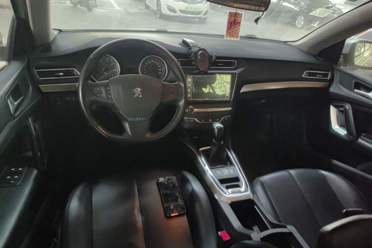 Used Peugeot 408 2015 1.2T Automatic Luxury Edition Center Console