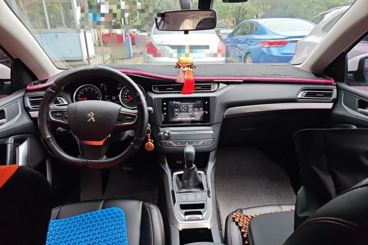 Used Peugeot 408 2015 1.2T Automatic Luxury Edition Center Console