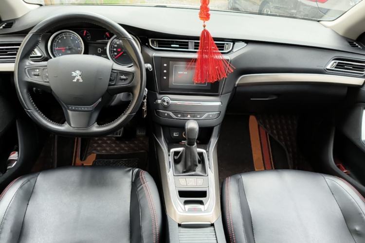 Used Peugeot 408 2015 1.2T Automatic Luxury Edition Center Console