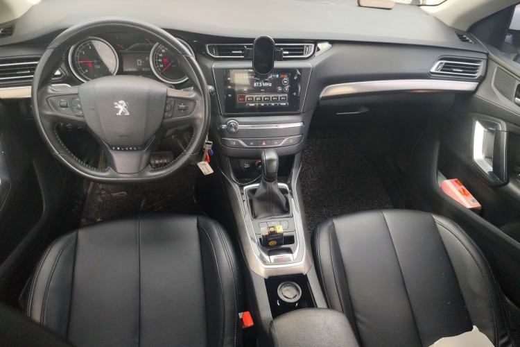 Used Peugeot 408 2015 1.2T Automatic Luxury Edition Center Console