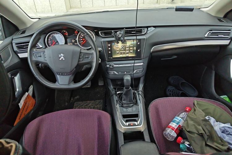 Used Peugeot 408 2015 1.2T Automatic Luxury Edition Center Console