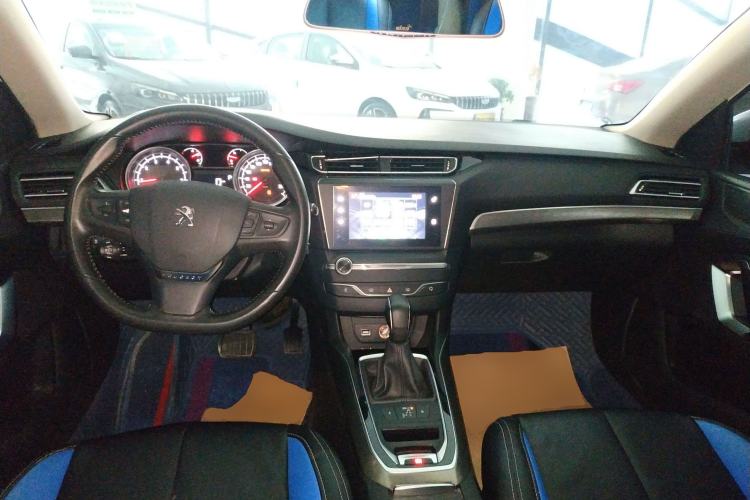 Used Peugeot 408 2015 1.2T Automatic Luxury Edition Center Console