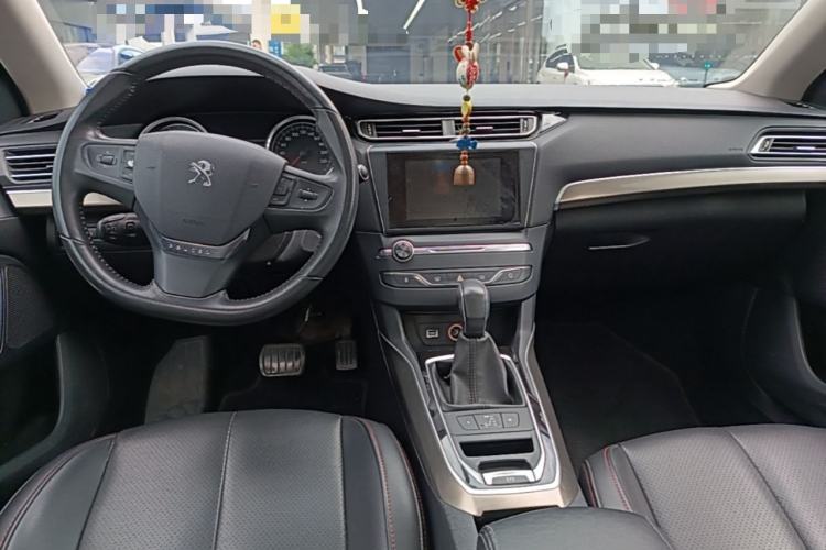 Used Peugeot 408 2015 1.2T Automatic Luxury Edition Center Console