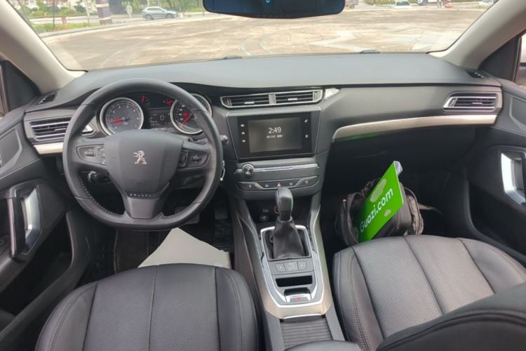 Used Peugeot 408 2015 1.2T Automatic Luxury Edition Center Console
