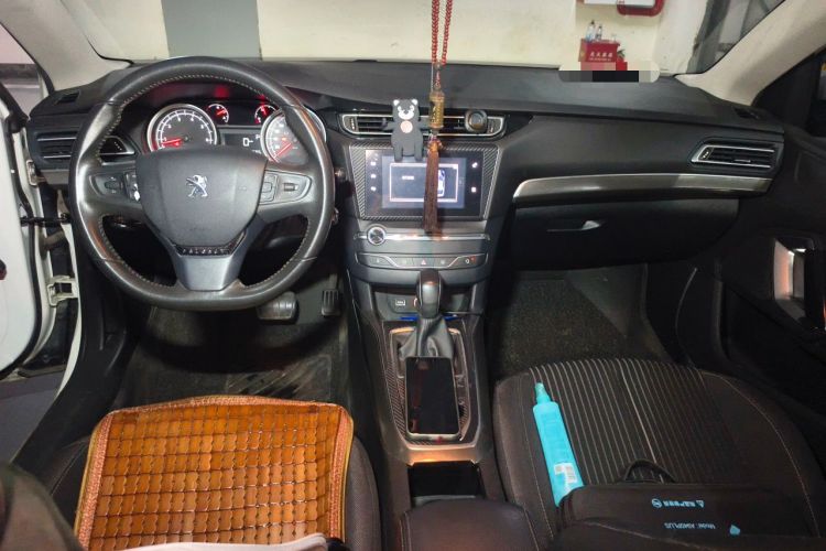 Used Peugeot 408 2015 1.2T Automatic Luxury Edition Center Console