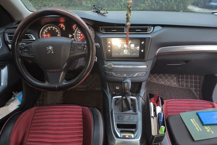 Used Peugeot 408 2015 1.2T Automatic Luxury Edition Center Console