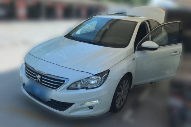 Ojetý Peugeot 408 2015 1.2T Automatic Glory Edition