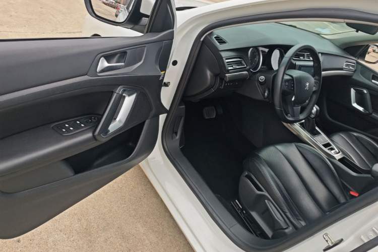 Used Peugeot 408 2015 1.2T Automatic Luxury Edition Driver Seat
