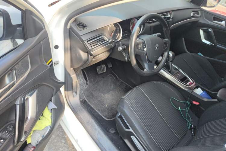 Used Peugeot 408 2015 1.2T Automatic Luxury Edition Driver Seat