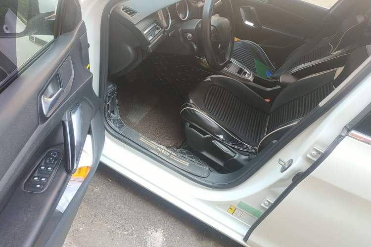 Used Peugeot 408 2015 1.2T Automatic Luxury Edition Driver Seat