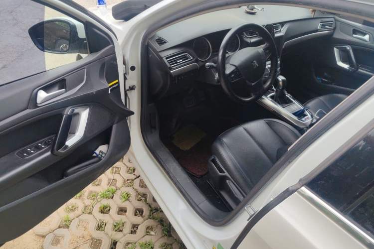 Used Peugeot 408 2015 1.2T Automatic Luxury Edition Driver Seat