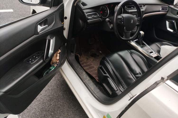 Used Peugeot 408 2015 1.2T Automatic Luxury Edition Driver Seat