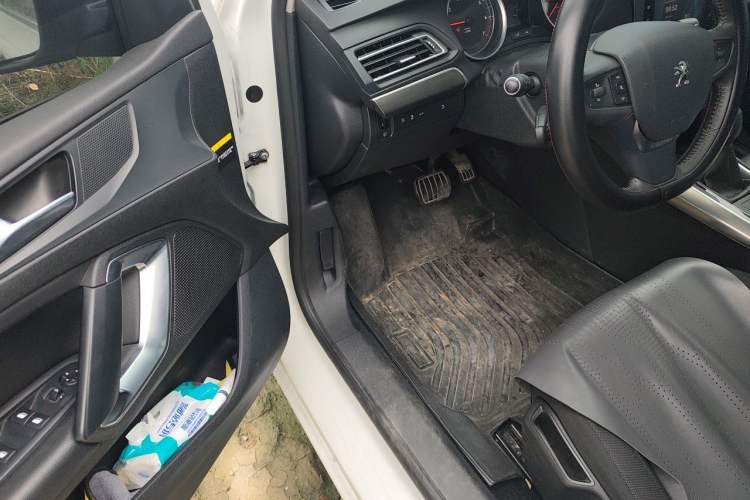Used Peugeot 408 2015 1.2T Automatic Luxury Edition Driver Seat