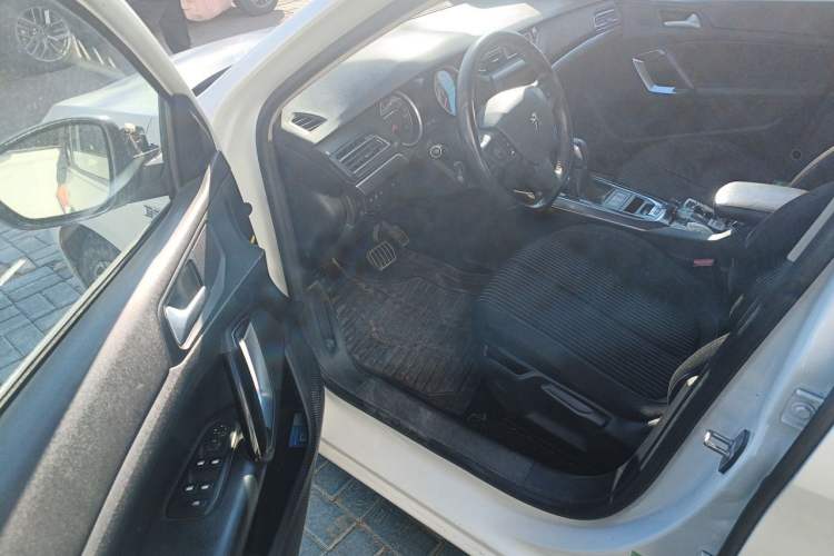 Used Peugeot 408 2015 1.2T Automatic Luxury Edition Driver Seat