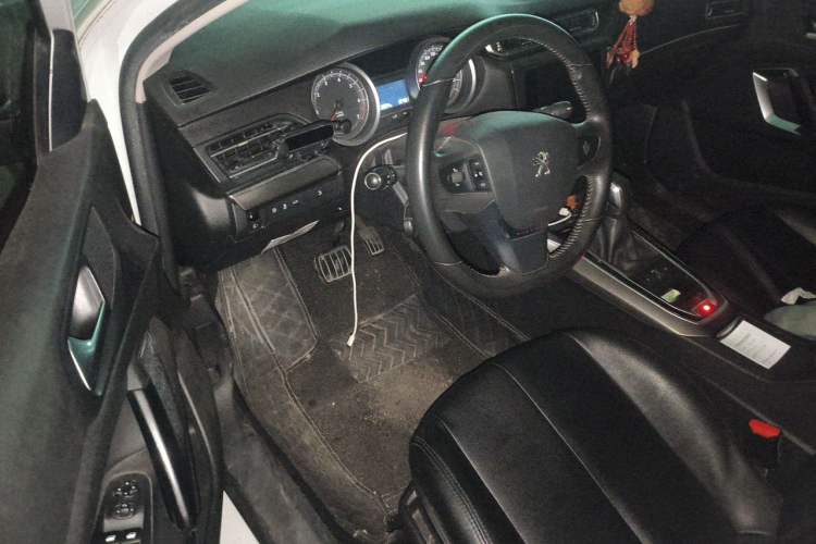 Used Peugeot 408 2015 1.2T Automatic Luxury Edition Driver Seat