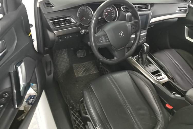Used Peugeot 408 2015 1.2T Automatic Luxury Edition Driver Seat
