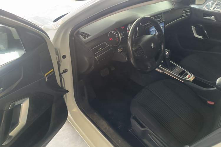 Used Peugeot 408 2015 1.2T Automatic Luxury Edition Driver Seat