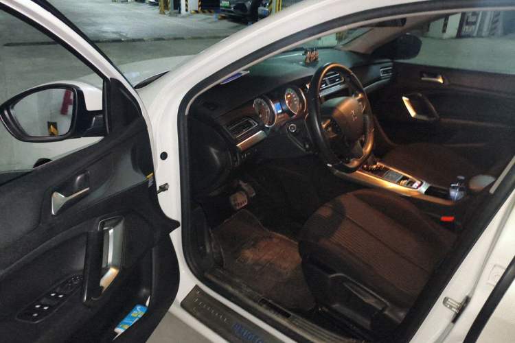 Used Peugeot 408 2015 1.2T Automatic Luxury Edition Driver Seat