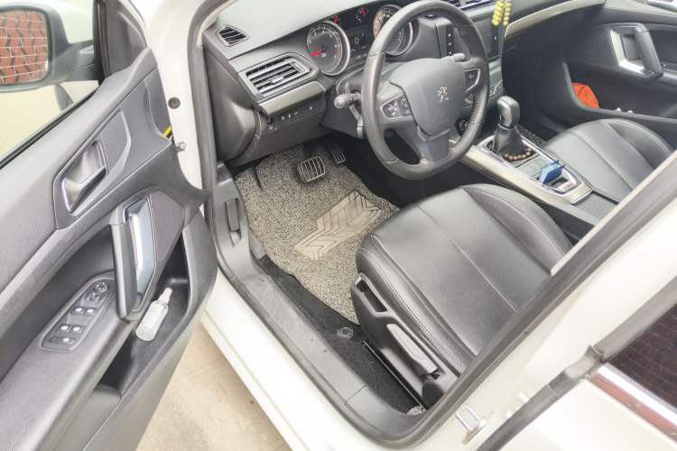 Used Peugeot 408 2015 1.2T Automatic Luxury Edition Driver Seat